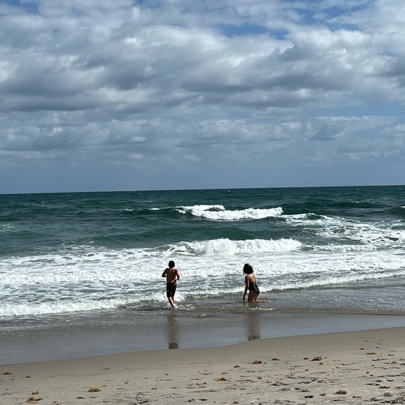 Meet your Posh Ambassador, Christina! - Picture 4 of 5